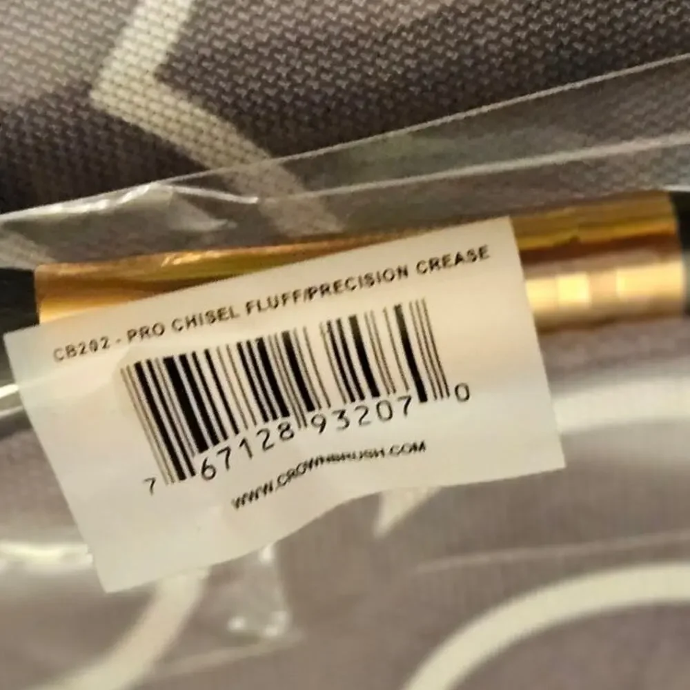 Crown Dual-Ended C8292 Pro Chisel Fluff / Precision Crease Brush
